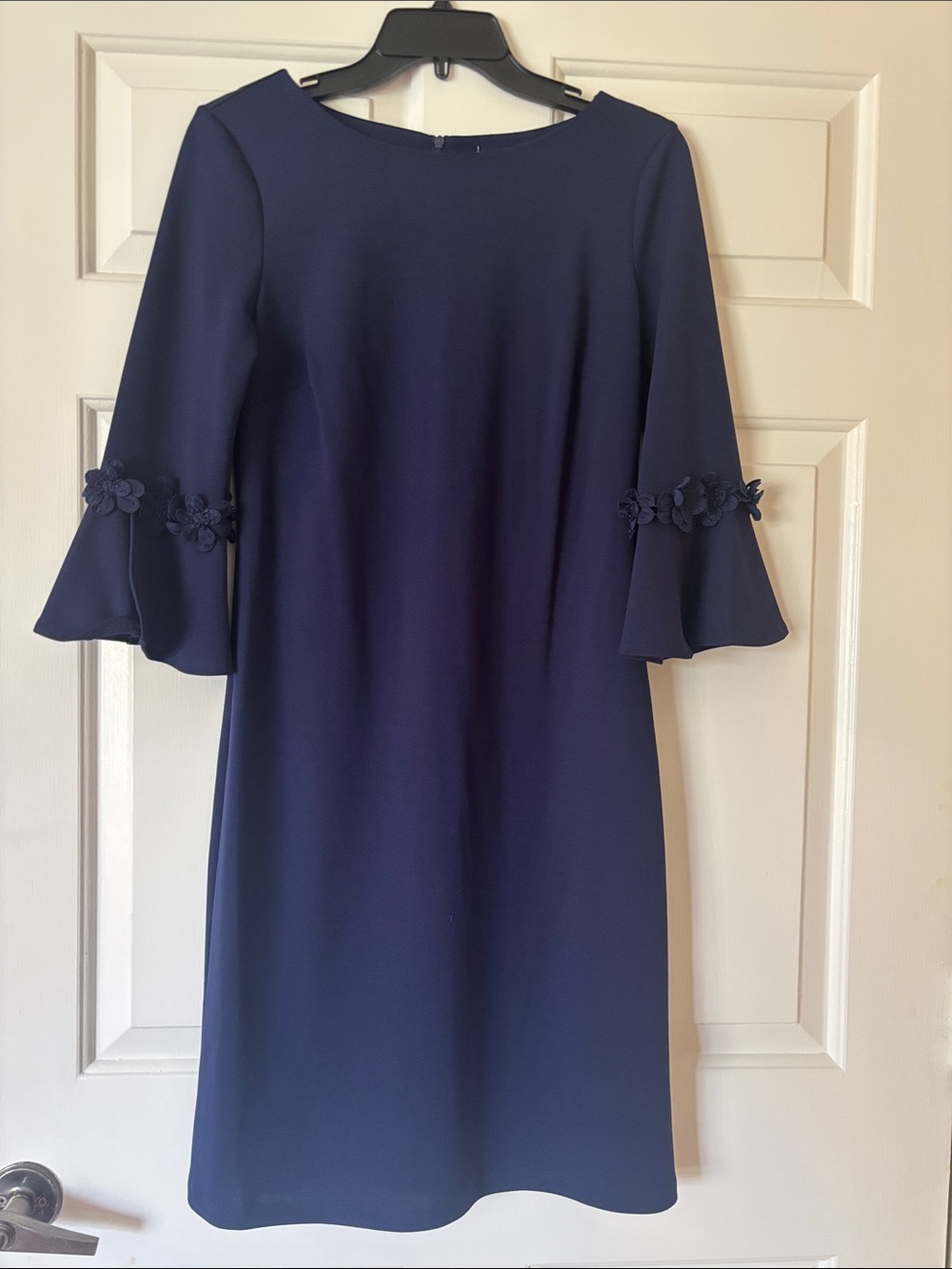 Women's Navy Floral Bell-Sleeve Shift Dress